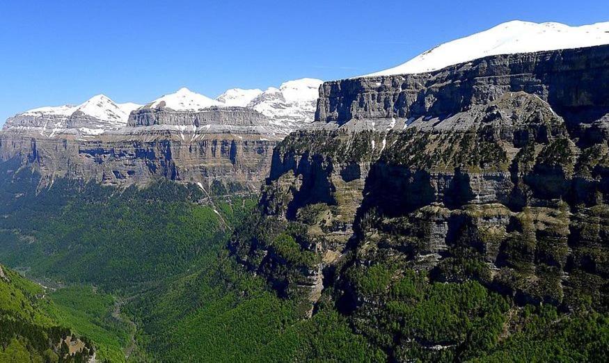 Casa Pirinea Ordesa Vendégház Belsierre Kültér fotó